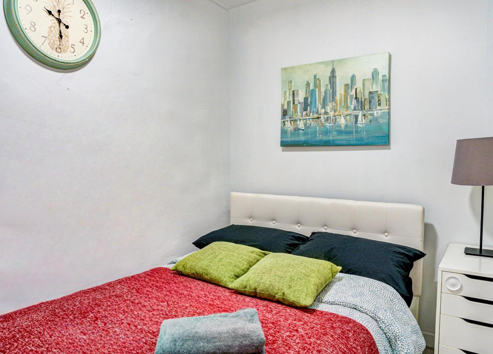 3 Bedroom Gorgeous Suit In Hells Kitchen Nova York Exterior foto